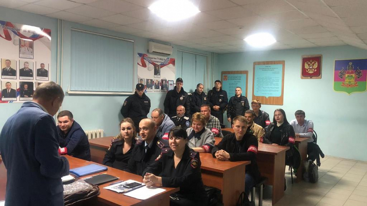 В Западном округе прошли рейдовые мероприятия по  охране общественного порядка