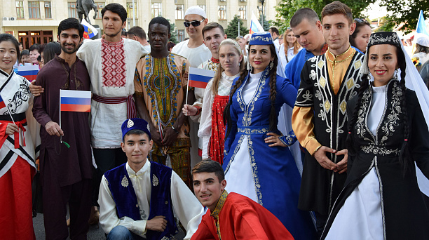 Национально-культурные объединения приняли участие в праздновании Дня России