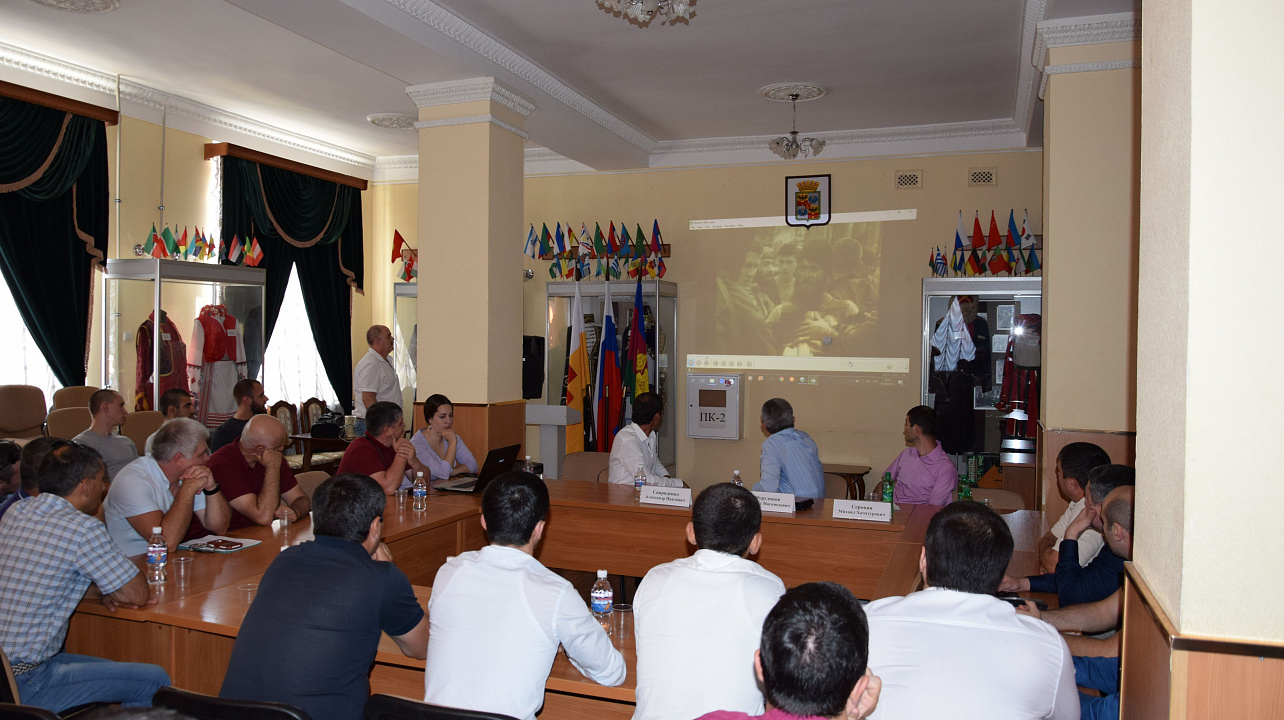 В Краснодаре состоялась встреча с проживающими на Кубани дагестанцами (3).JPG