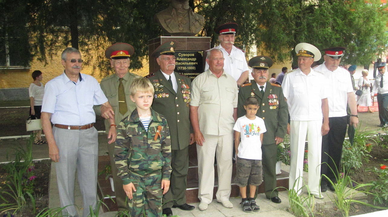 Краснодарские казаки приняли участие в открытии памятника А.В.Суворову