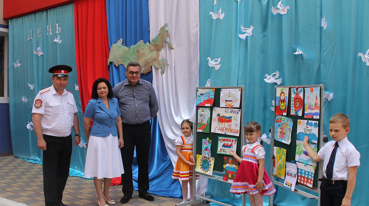 В избирательном округе № 19 отпраздновали День России выступлением юных талантов