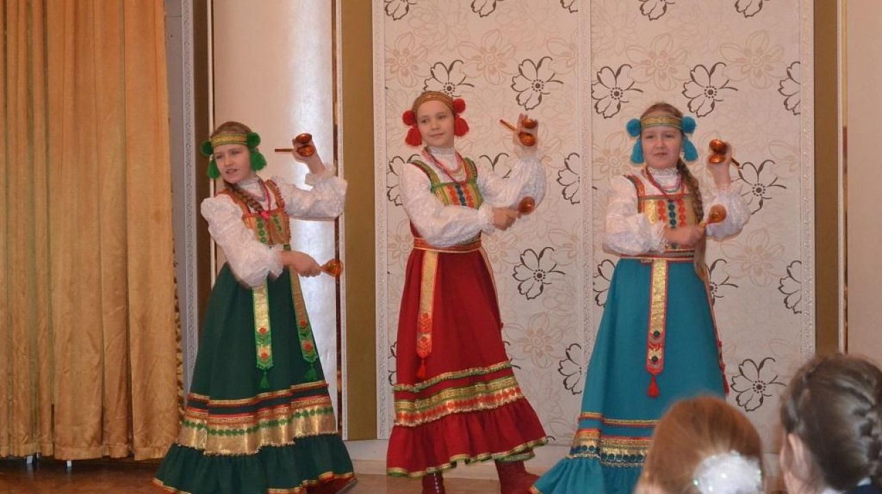 Воспитанники детской школы искусств им.Г.Пономаренко дали концерт патриотической песни в детсаде №123 Прикубанского округа