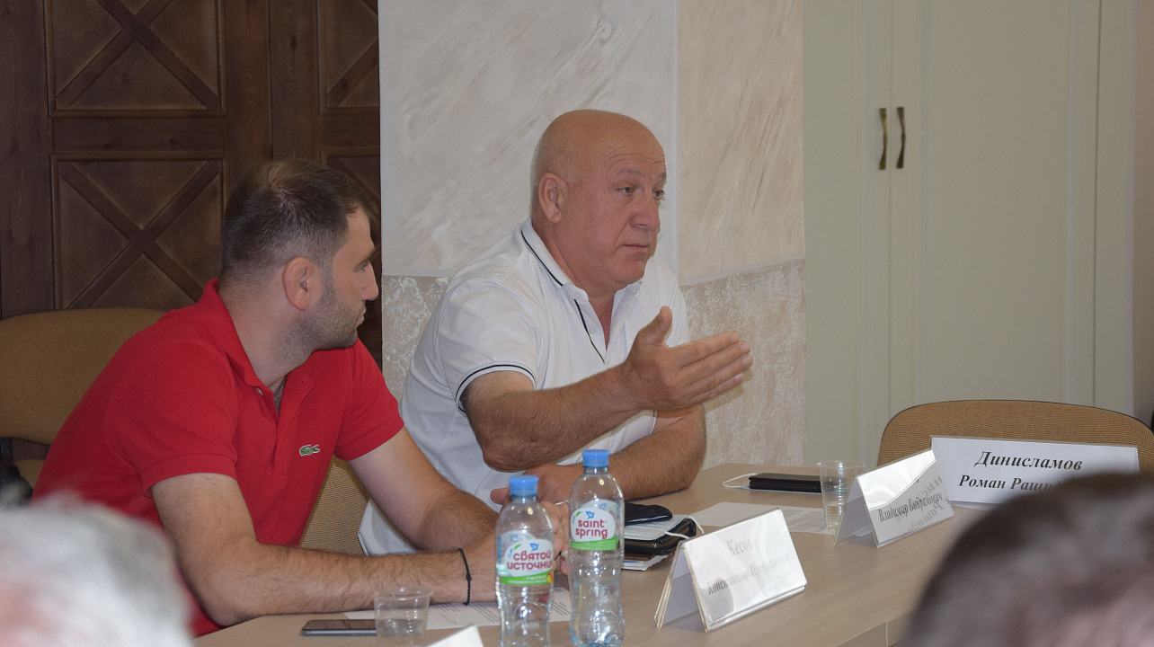 В заседании рабочей группы Межведомственной комиссии по вопросам профилактики экстремизма и гармонизации межнациональных отношений приняли участие руководители национально-культурных объедин (3).JPG