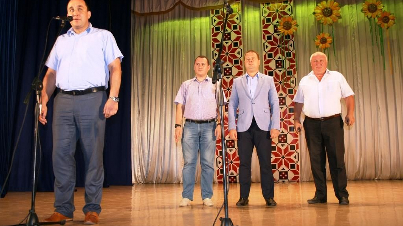 Людей старшего поколения поздравили в Прикубанском округе