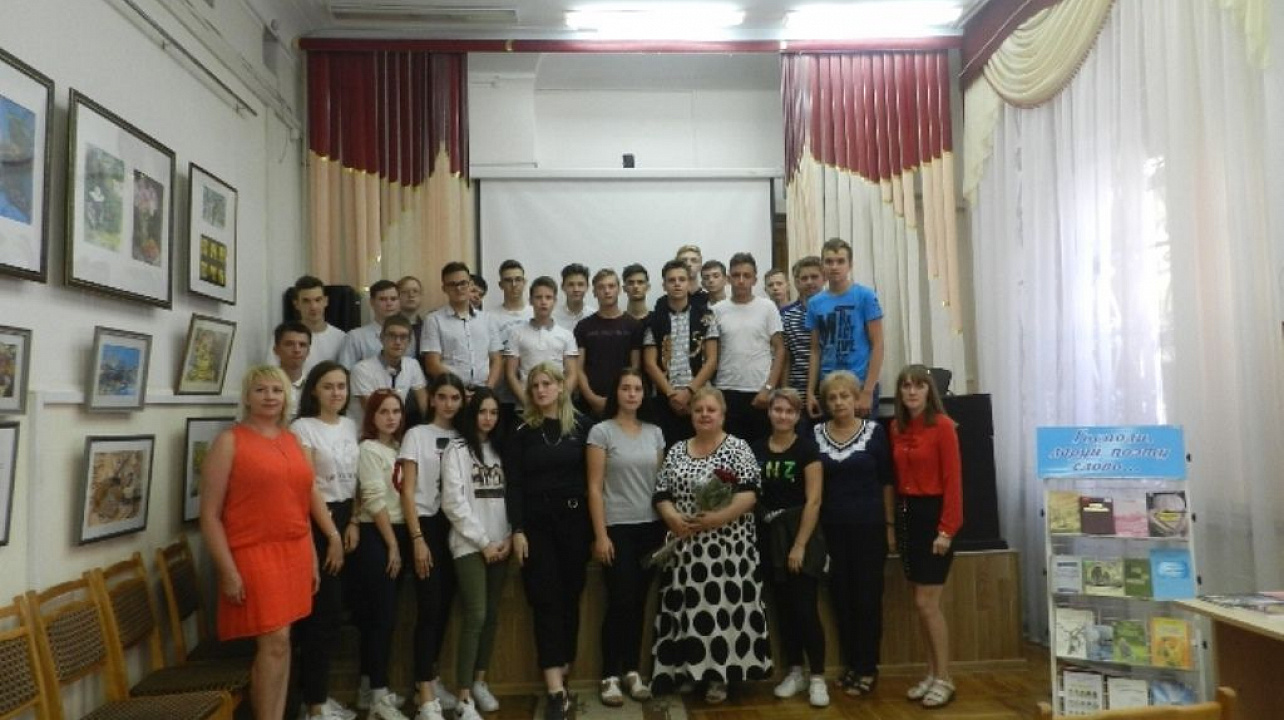 В библиотеке им. Н. А. Некрасова прошел час поэзии «О городе с любовью»