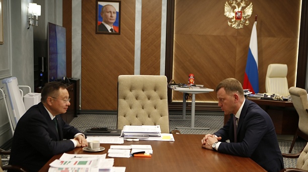 Евгений Наумов обсудил с министром строительства и ЖКХ РФ реализацию нацпроектов и федеральных программ