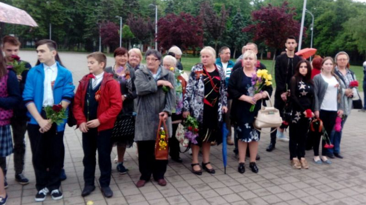 Сегодня ко всем мемориалам и памятным доскам Центрального округа возложили цветы