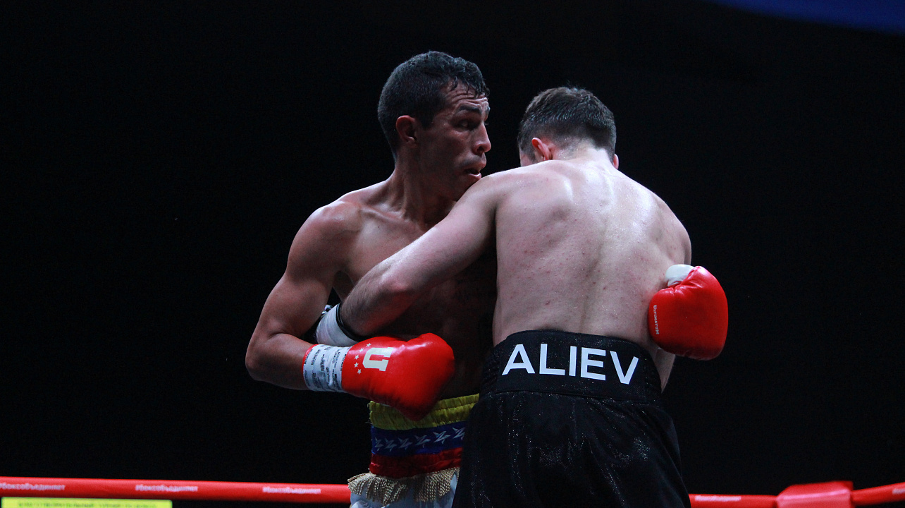 Мурад Алиев одержал победу над венесуэльцем Франклином Манзаниллой