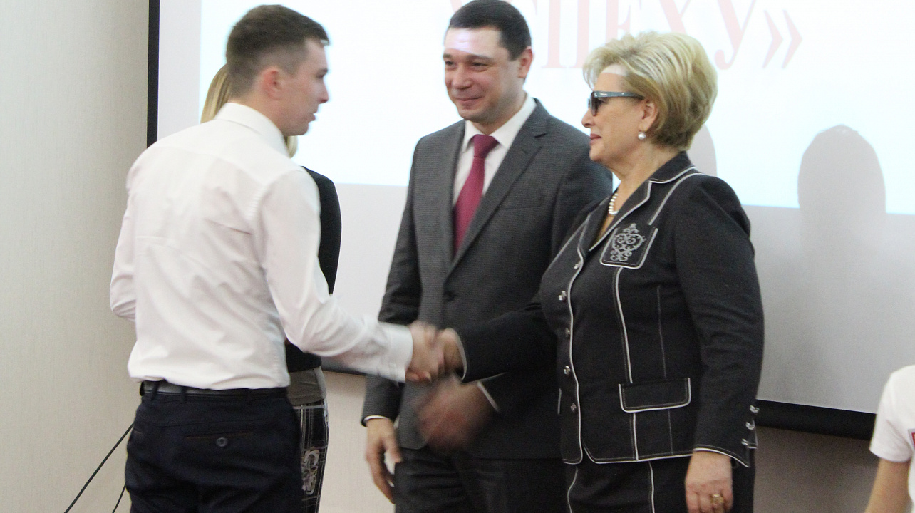 Спортивные итоги года подвели в Краснодаре. Атлетов и тренеров поблагодарил за достижения и поздравил с наступающим 2018 годом мэр Евгений Первышов. Часть 2.