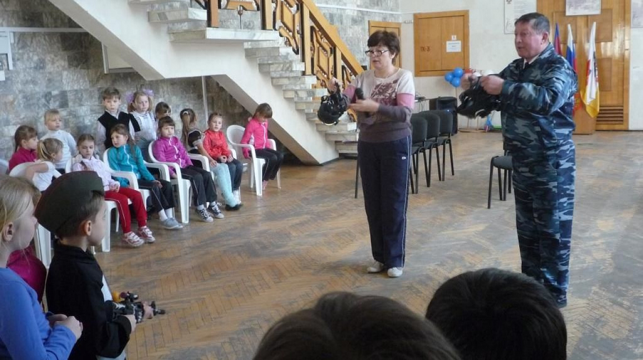 Первоклашки школы №38 состязались в военно-спортивной игре «Богатырские забавы»