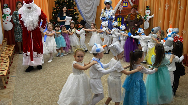 В Детском саду № 11 прошли новогодние представления