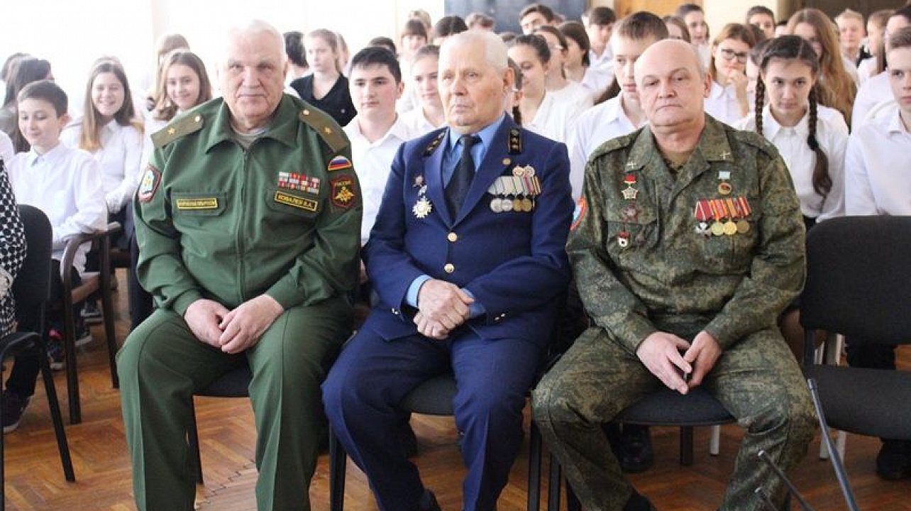 Урок памяти, посвященный Сталинградской битве прошел в гимназии № 25 Западного округа