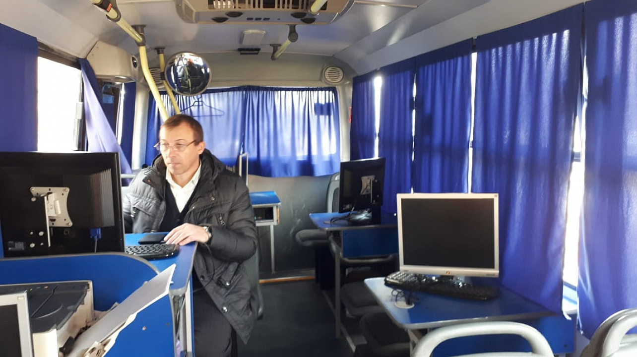 Центр занятости населения провел встречу с населением в пос. Знаменский