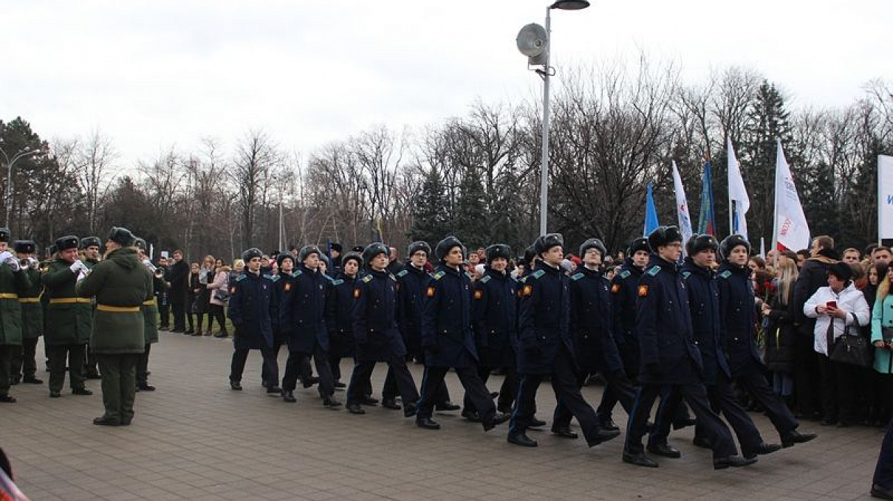 Жители Центрального округа приняли участие в торжественном митинге, посвященном 75-й годовщине освобождения Краснодара от немецко-фашистских захватчиков