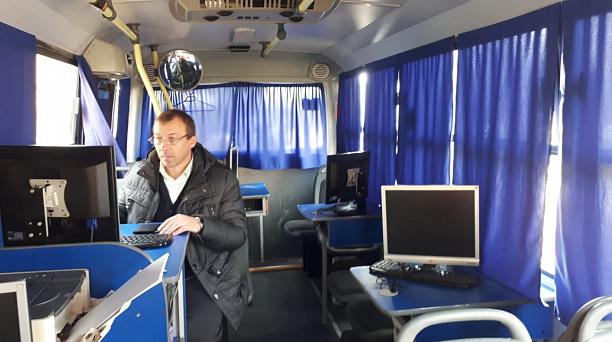 Центр занятости населения провел встречу с населением в пос. Знаменский