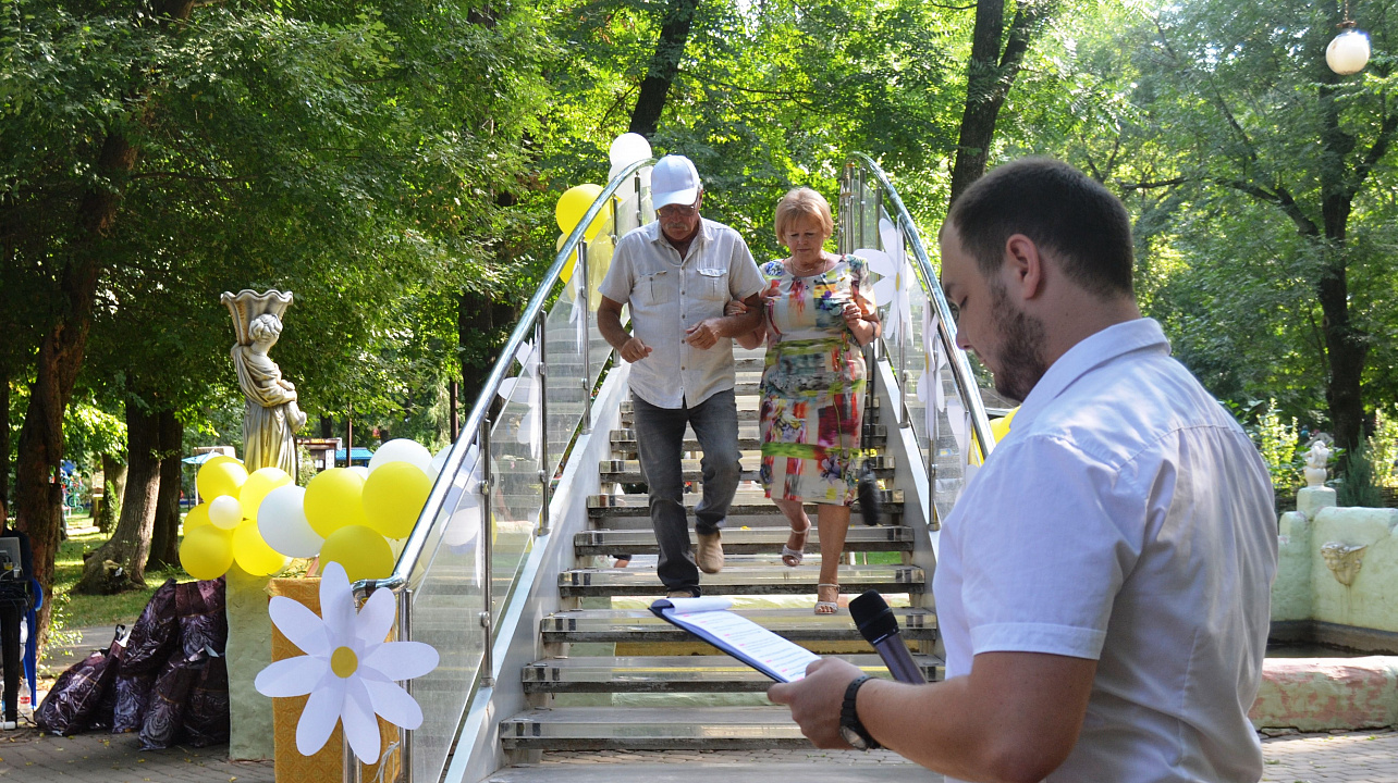 «В семейном кругу»