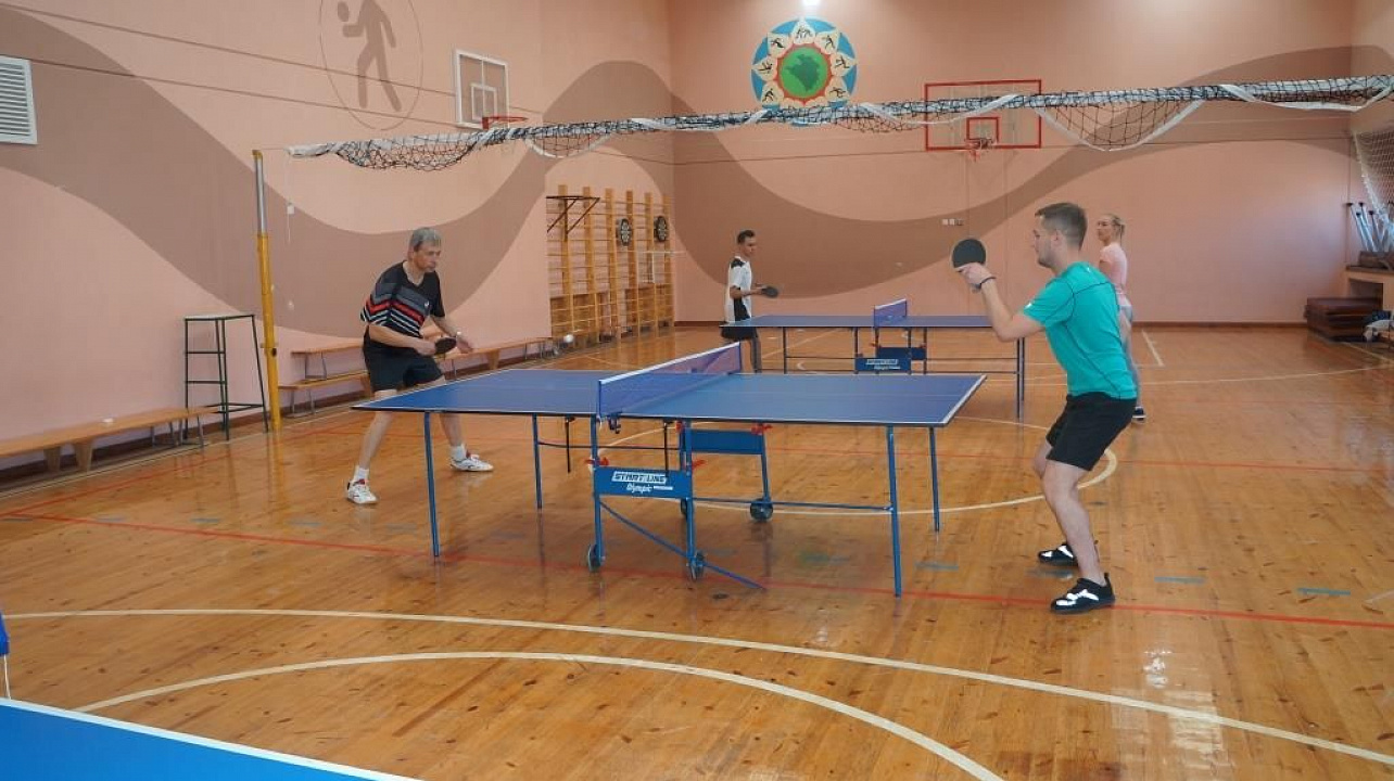 В школе №96 Прикубанского округа прошел турнир по настольному теннису и дартсу