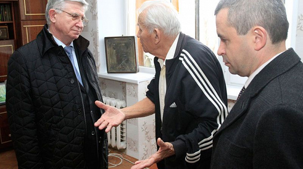 Владимир Евланов оценил качество ремонта в квартирах ветеранов