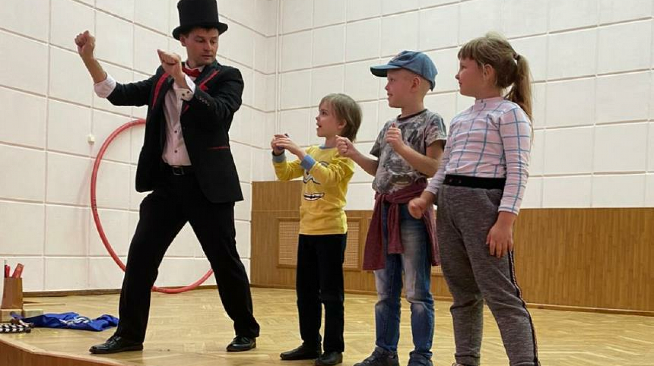 Юные жители Западного округа побывали на благотворительном  цирковом представлении