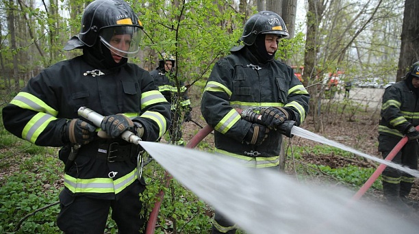 Евгений Наумов и Вера Галушко поздравили сотрудников и ветеранов пожарной службы с профессиональным праздником 