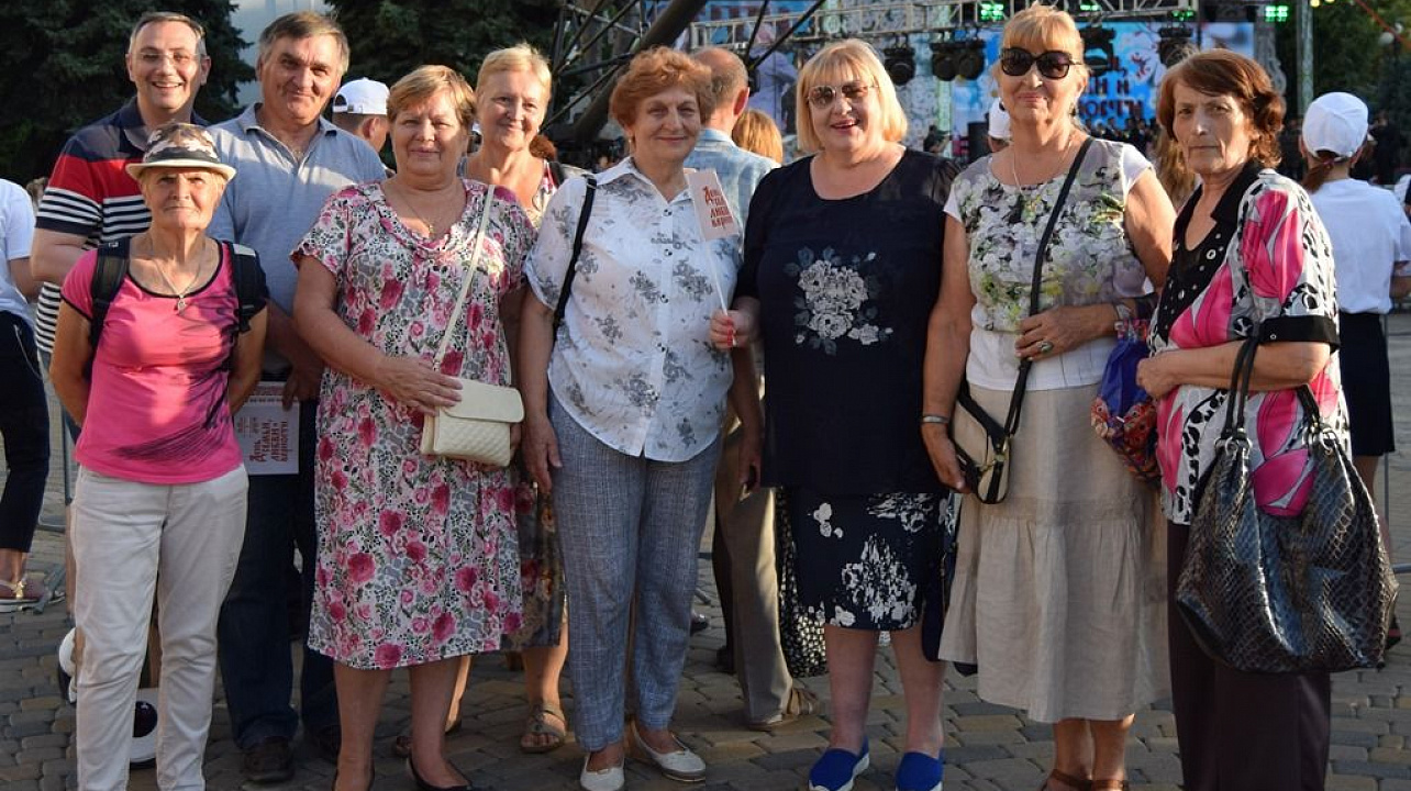 Жители Центрального округа приняли участие в празднике «Любви связующая нить»