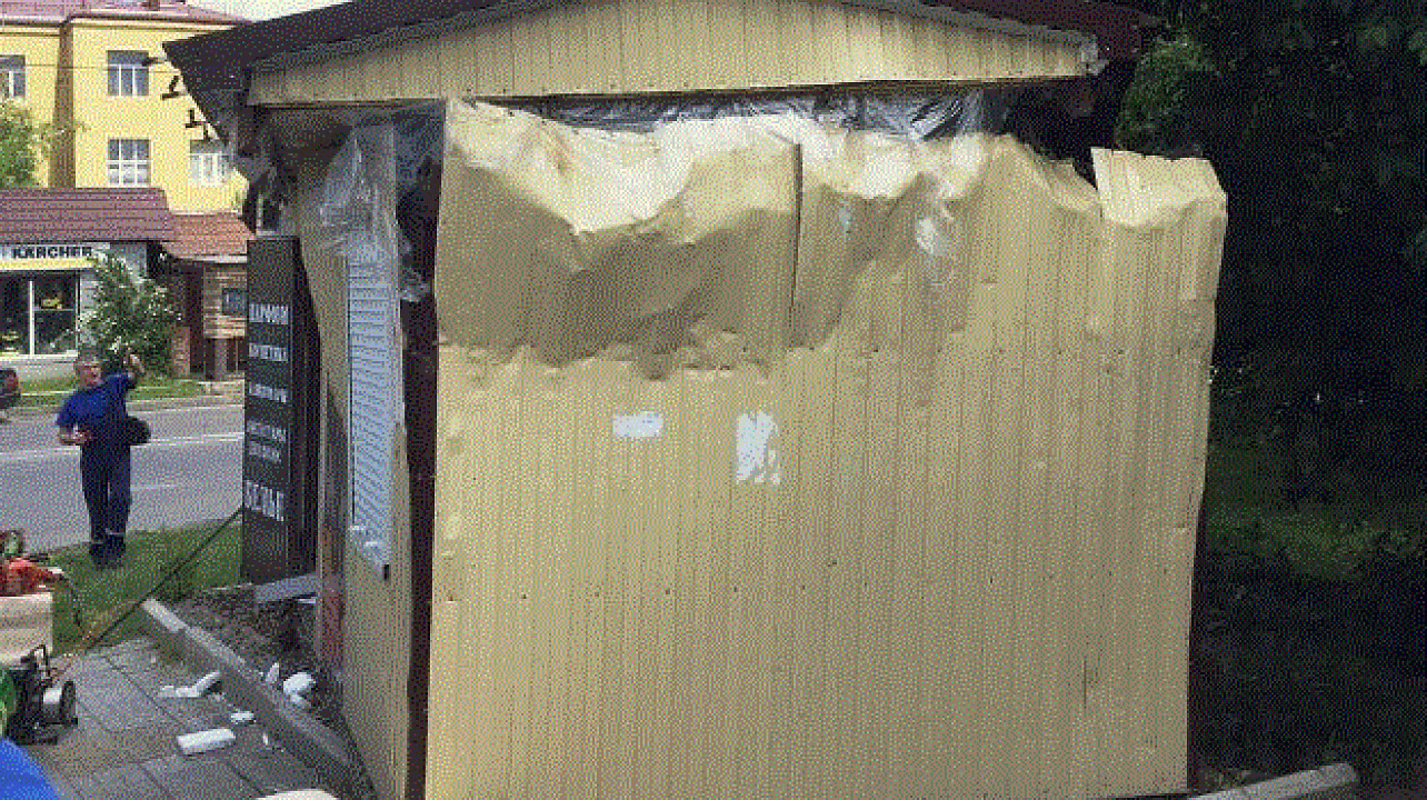 В Западном округе продолжается работа по сносу незаконных киосков