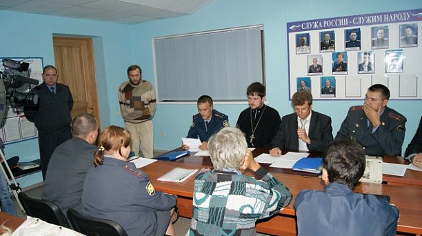 Нарушителям порядка - позор и общественное порицание!