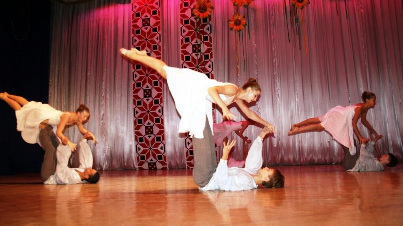 Людей старшего поколения поздравили в Прикубанском округе