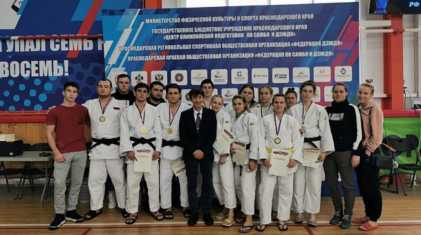Представители Краснодара завоевали 11 медалей краевого первенства по дзюдо