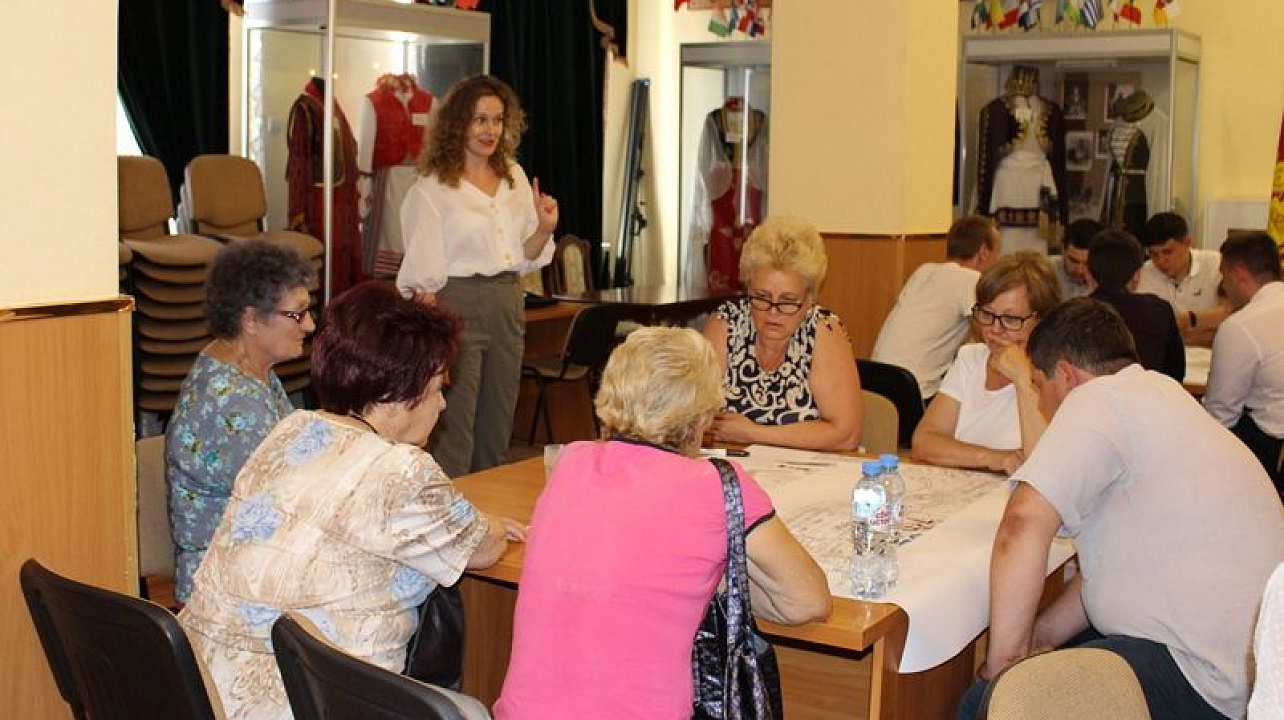 Жители Центрального округа обсудили проект благоустройства сквера «Дмитриевский»