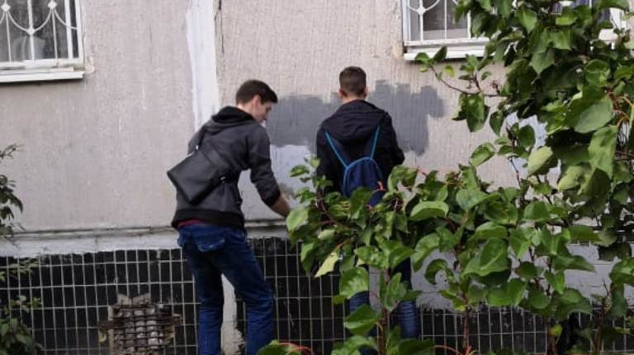 Молодежь Западного округа вышла на борьбу с  рекламой наркосредств