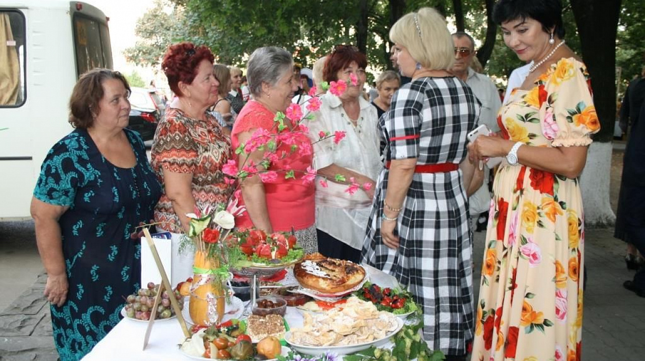 В сквере Фестивальном ко Дню города открыли отреставрированный фонтан