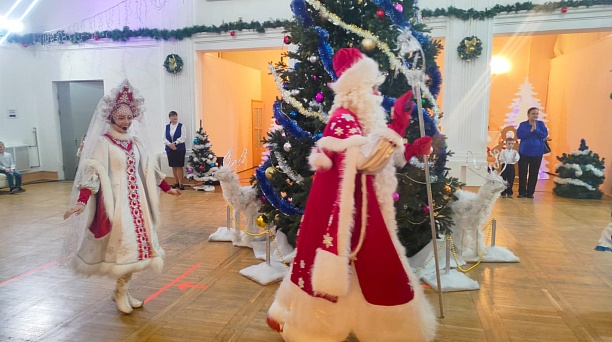 Пираты, питон и Снежная Королева. Новогодний праздник ребятам подарил Новый театр кукол