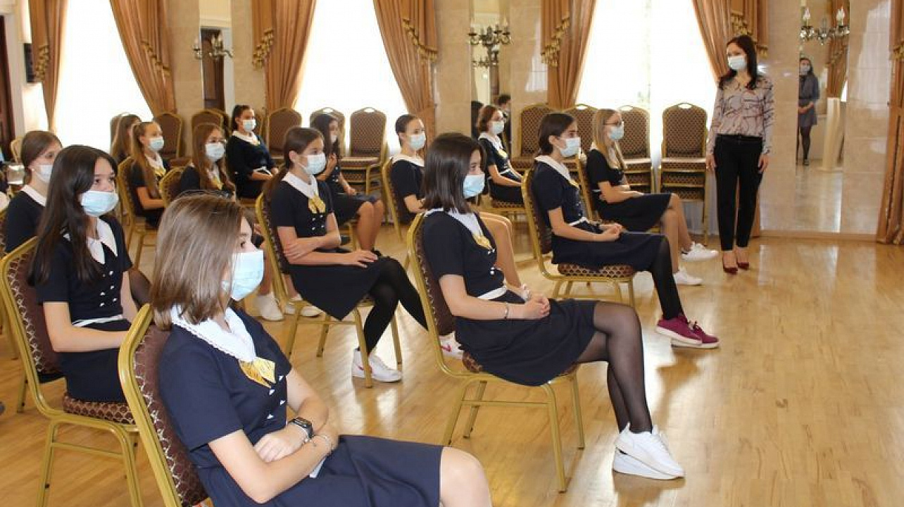 Студенты КубГУ и специалисты Госюрбюро Кубани провели для школьников социально-просветительскую правовую встречу