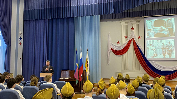 Сегодня школьные линейки посвятили 80-летию освобождения Краснодара