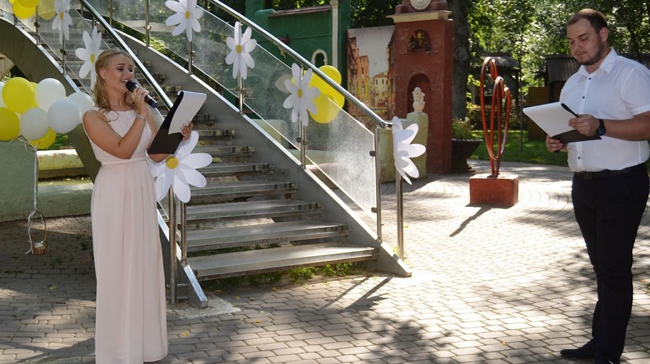 «В семейном кругу»