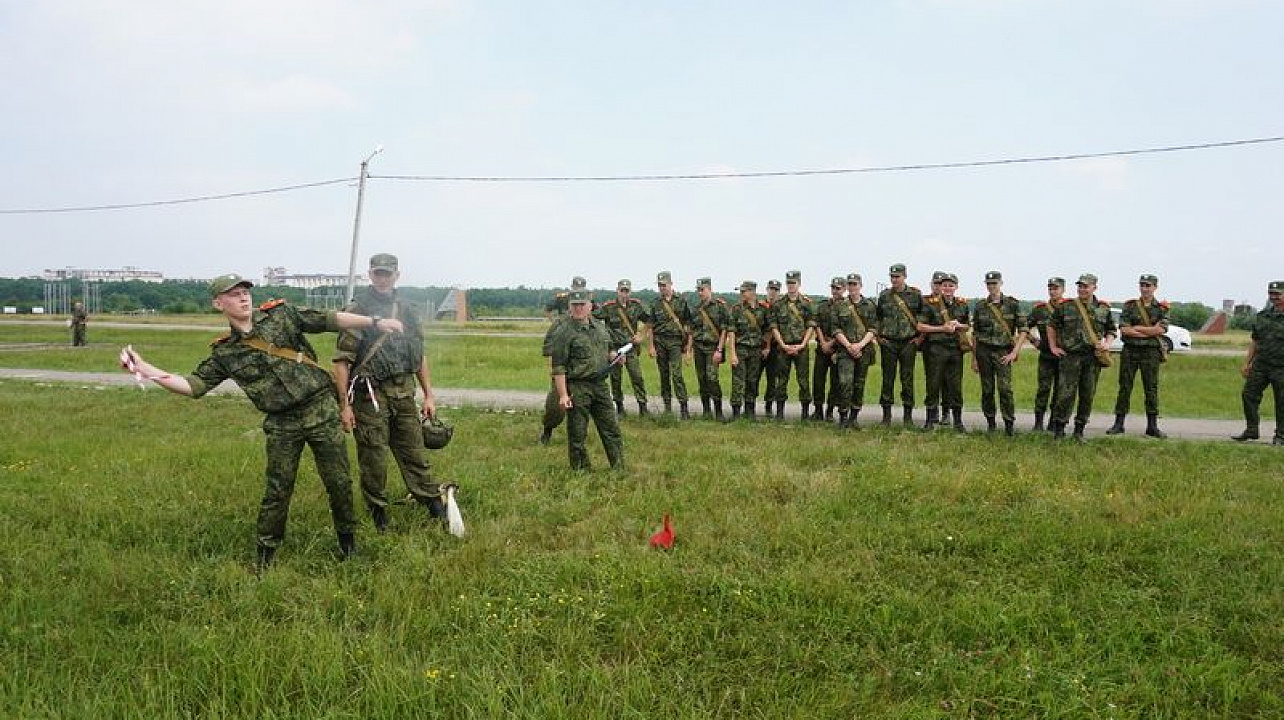 Бабычевские кадеты взяли в руки оружие
