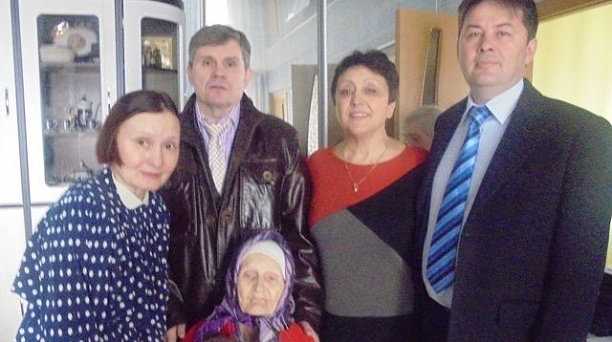 В Прикубанском округе вручили юбилейную медаль ветерану