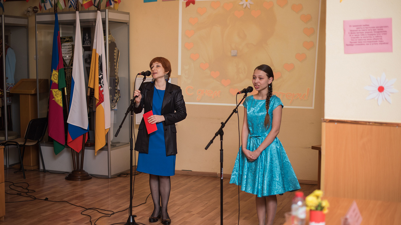 В посвящённом Дню матери праздничном вечере приняли участие многодетные семьи национально-культурных объед (4).jpg