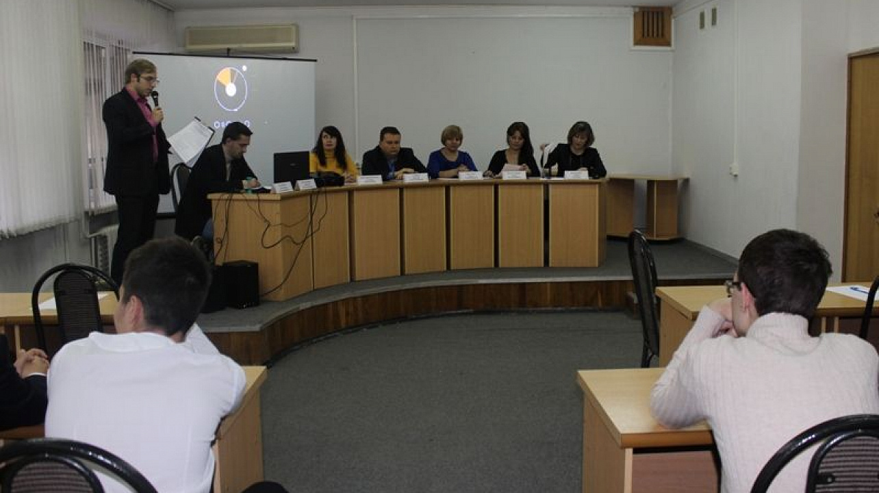 В администрации Центрального округа прошел брейн-ринг по избирательному праву