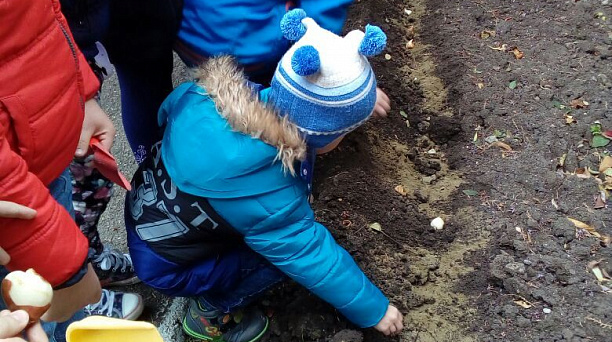 «Путешествие в мир цветов» совершили воспитанники детского сада Западного округа