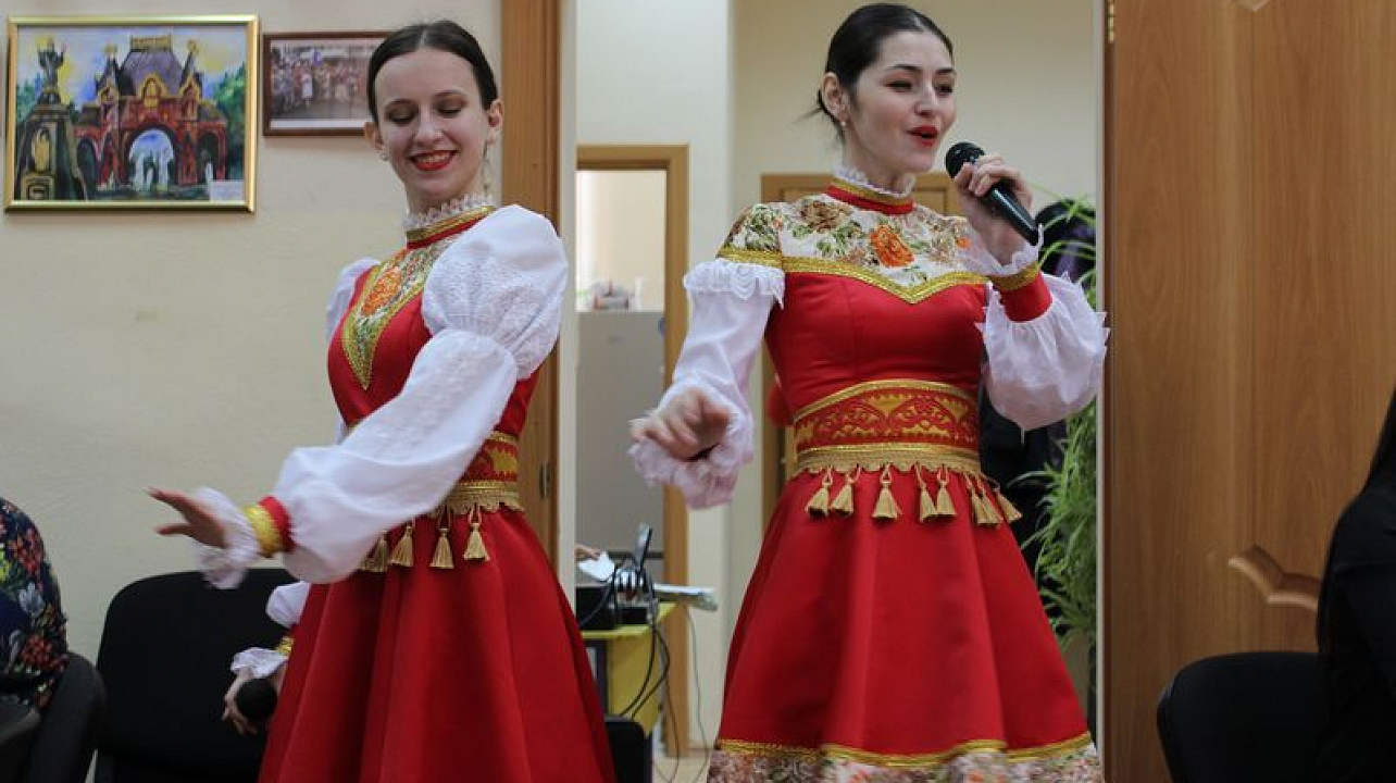 В Центральном округе празднуют Масленицу