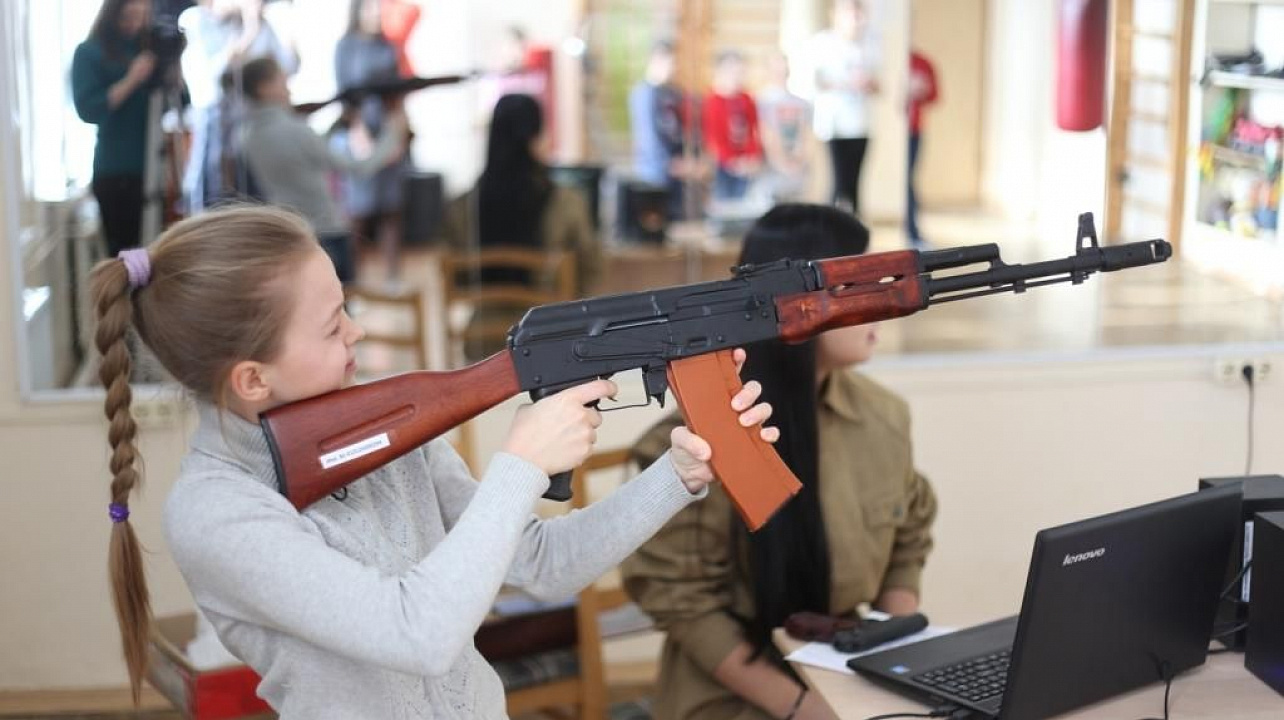 «Курс молодого бойца» провели в Западном округе