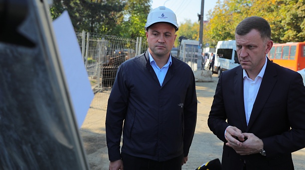 Глава Краснодара проверил ход реконструкции коллектора в микрорайоне Гидростроителей 