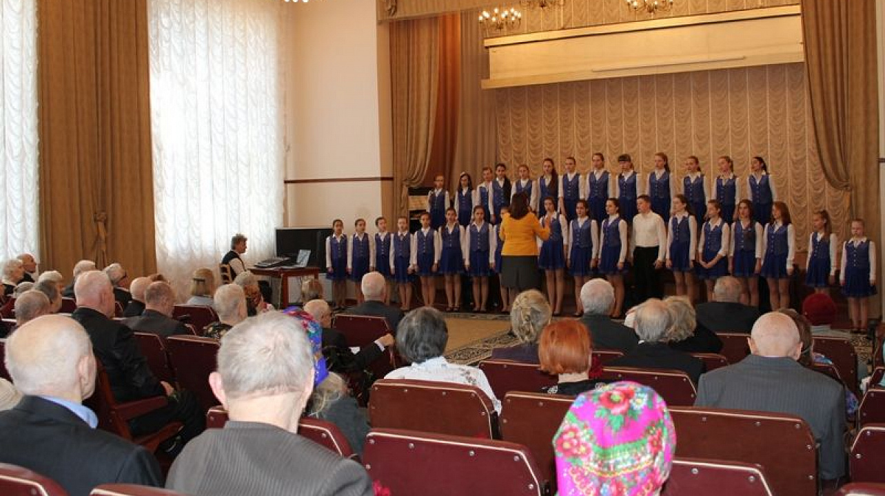 В геронтологическом центре «Екатеринодар» состоялось торжественное вручение юбилейных медалей