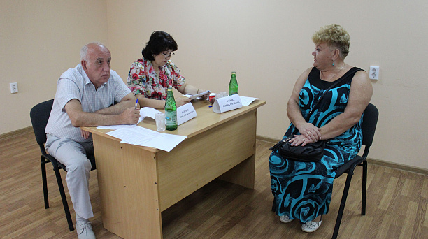 Глава администрации Центрального округа Елена Малова провела выездной приём в территориальном центре № 31