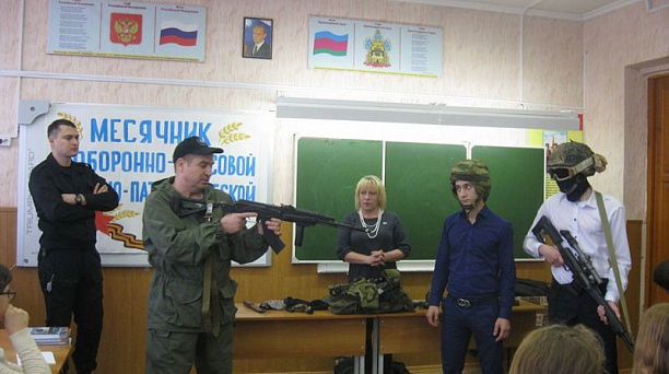 В гости к ребятам из школы № 55 пришел ветеран подразделения антитеррор «Альфа-Краснодар»