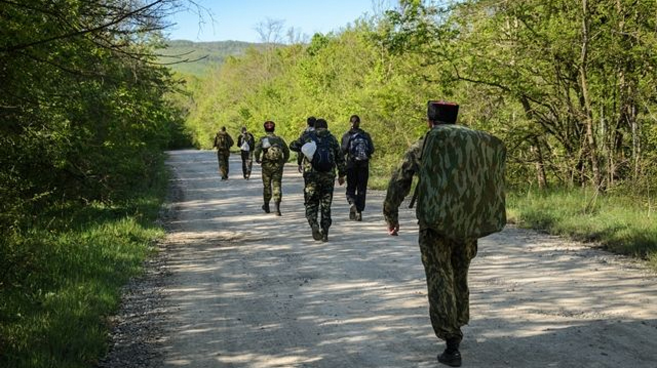 Казаки организовали и провели поход, посвящённый 72-годовщине Победы в Великой Отечественной войне