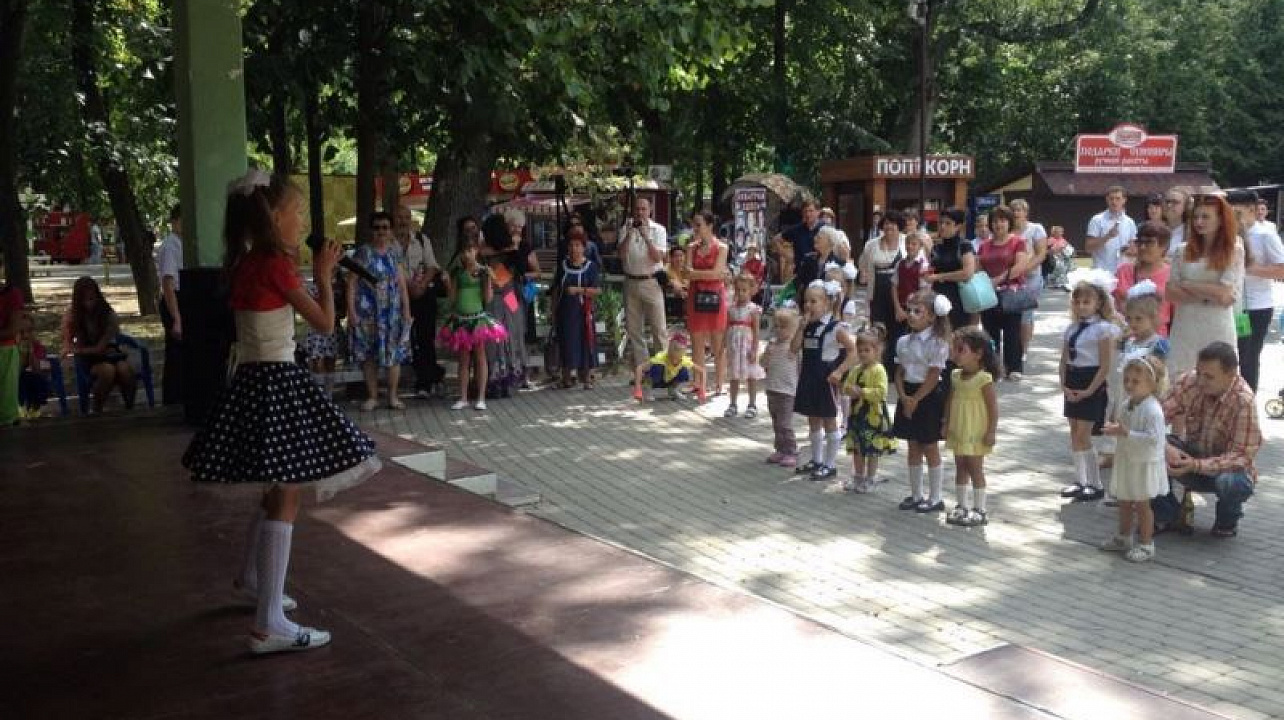 В Центральном округе прошел праздник «Школьный звонок зовет на урок!», посвященный Дню знаний.