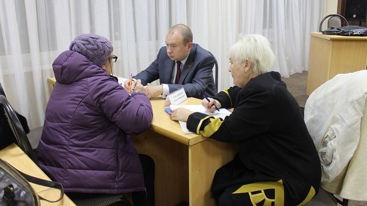 Депутаты Законодательного Собрания Краснодарского края и городской Думы Краснодара отчитались перед жителями Центрального округа